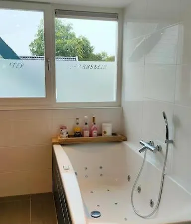 Met Alle Luxe Villa